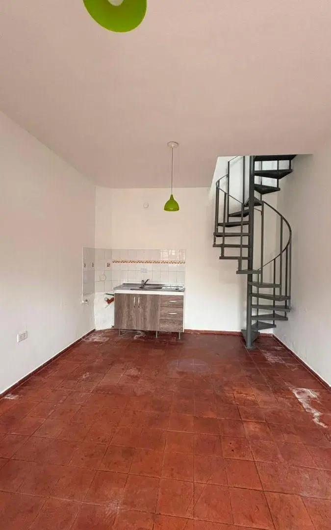 Salón comercial en alquiler en Monseñor Pablo Cabrera. Exc. Zona!! 4