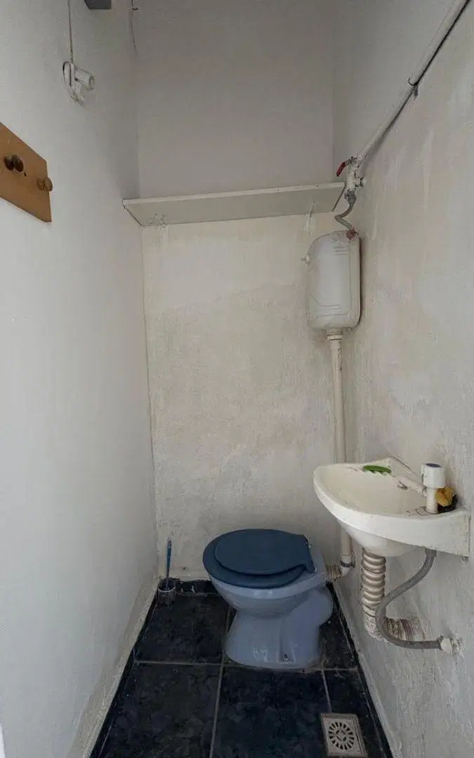 SALON COMERCIAL EN ALQUILER - EXCELENTE ZONA - A MTS DE BV LOS GRANADEROS 1