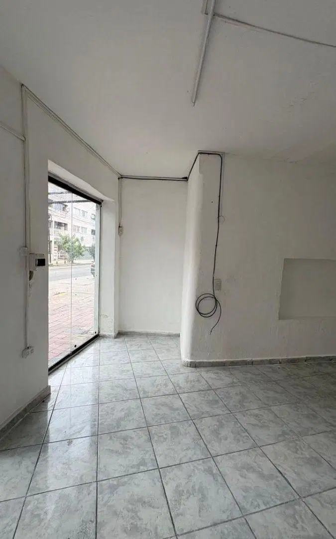Salón comercial en alquiler 2