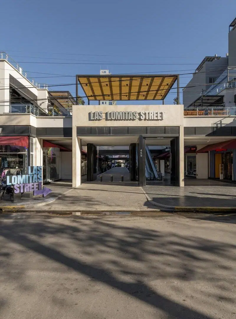Local en Las Lomitas Street 3