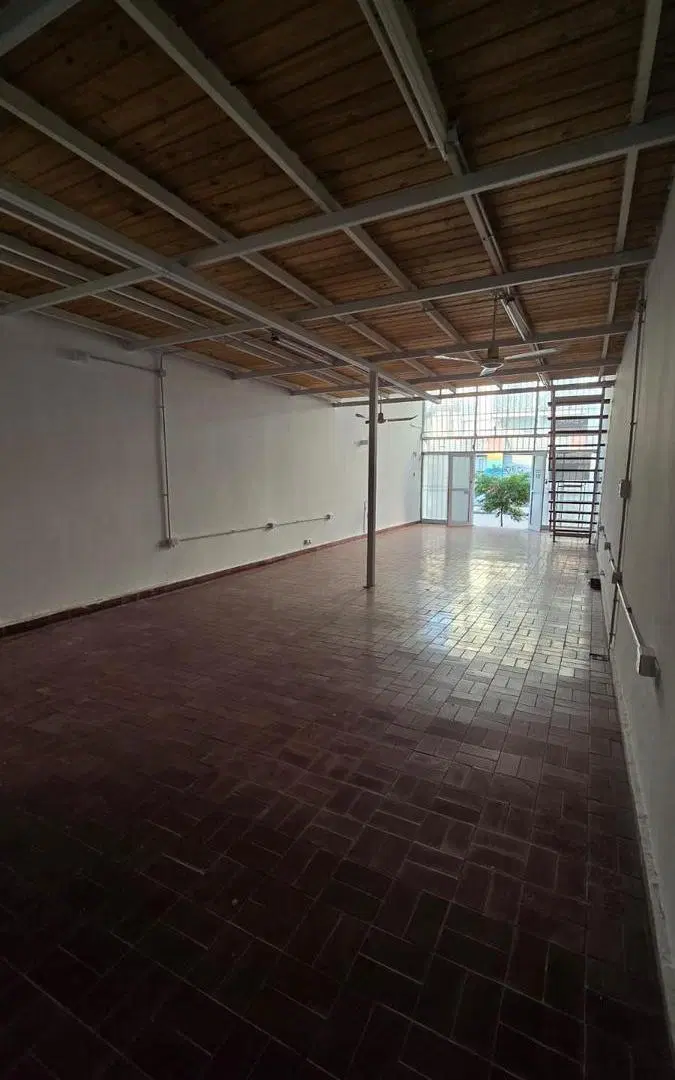 Gran local en venta o alquiler en Barrio Centro de Córdoba 3