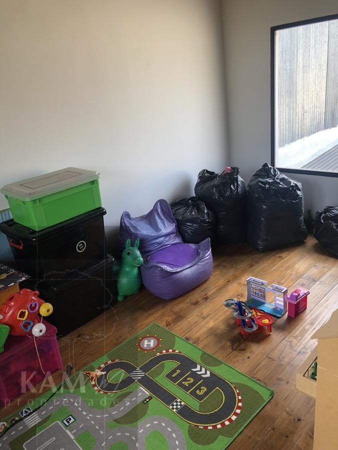 Casa en Venta de 4 Dorm. C/ Cochera en Quilmes Oeste, Se Escuchan Ofertas 4
