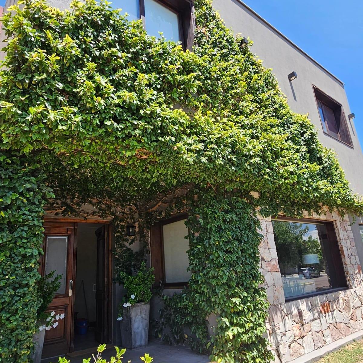 Casa en Venta, Barrio Privado La Finca, Carril Urquiza 1460, Guaymallén. 2
