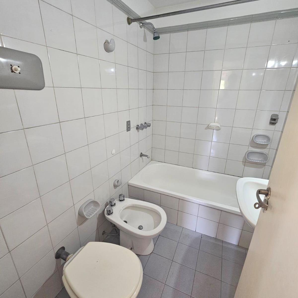 Venta Departamento Apto Airbnb con Cochera a 1 Cuadra Plaza Independencia 3