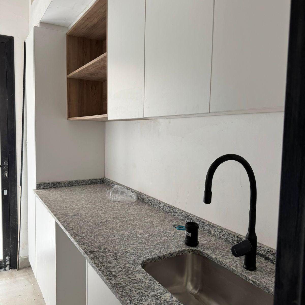 Casa en Venta, Barrio Alma Gardenia, Sobre Acceso Sur a m de Calle Bulnes. 2