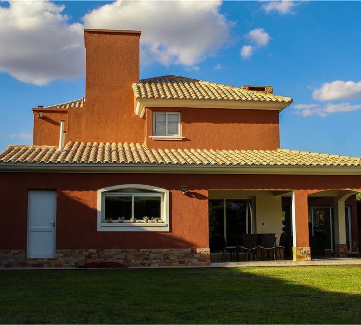 Casa en Venta Barrio Las Candelas II, Chacras de Coria. 3