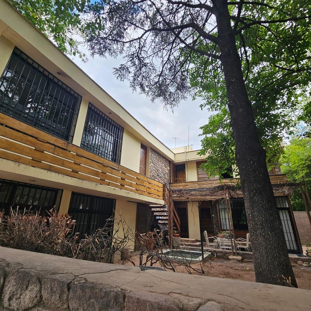 Alquiler Gran Casa en Barrio Bombal Apta Comercio 4