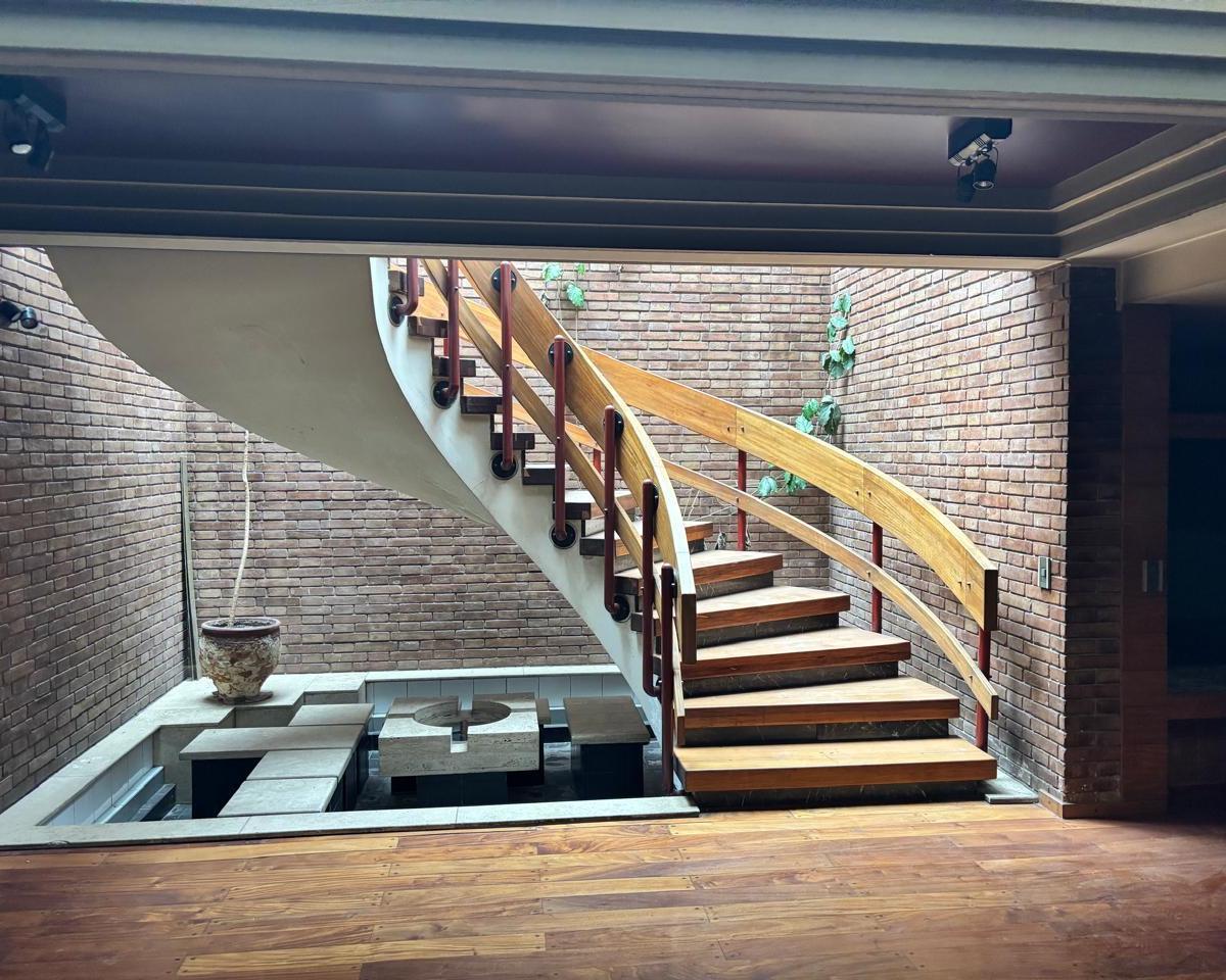 Casa en Venta Sobre Av Emilio Civit, 25 m de Frente. Ideal Inversión. 4