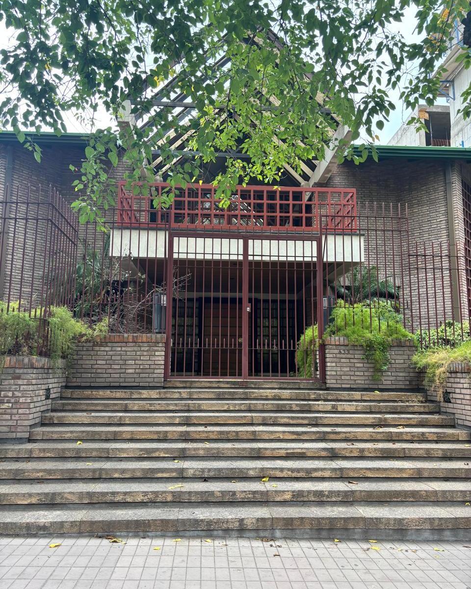Casa en Venta Sobre Av Emilio Civit, 25 m de Frente. Ideal Inversión. 5