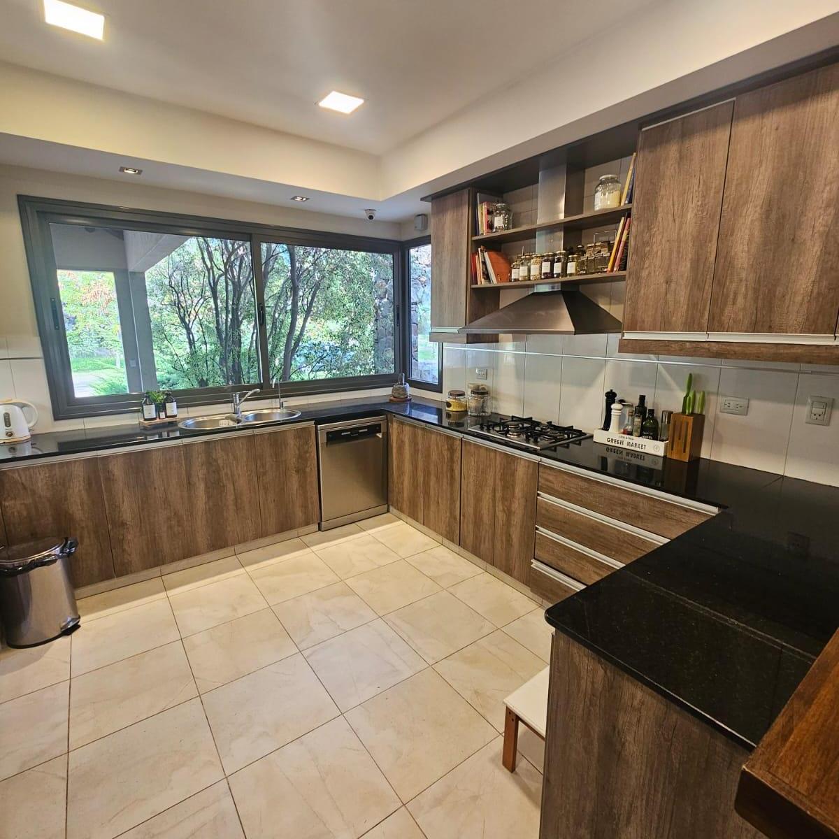 Venta Casa Categoría Barrio Pueyrredón. Chacras de Coria. 4