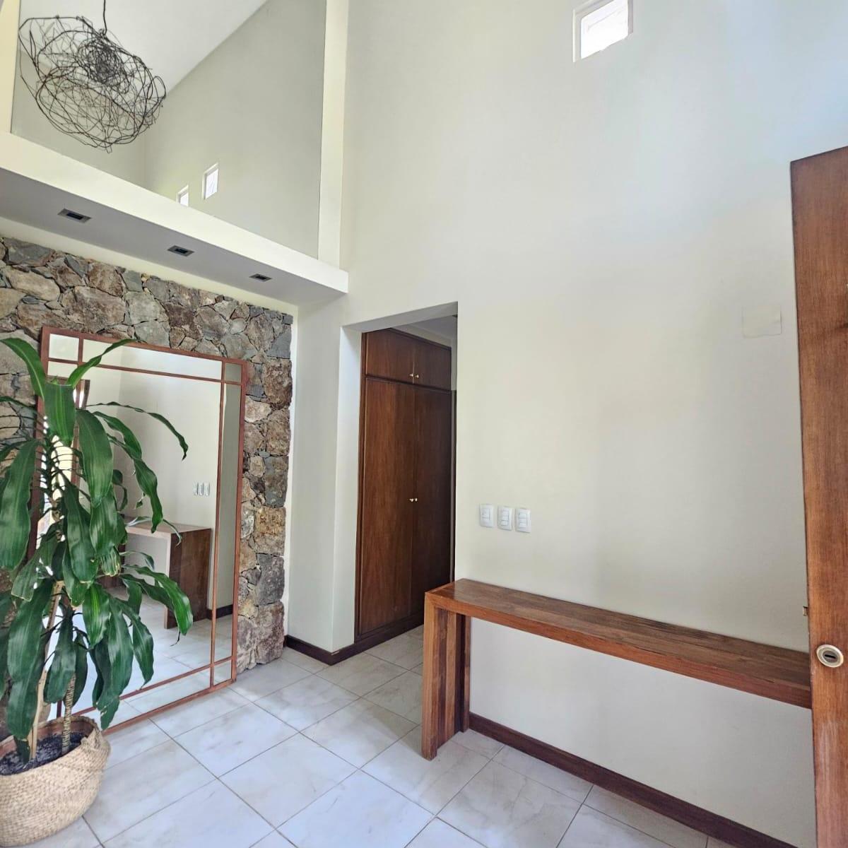 Venta Casa Categoría Barrio Pueyrredón. Chacras de Coria. 4
