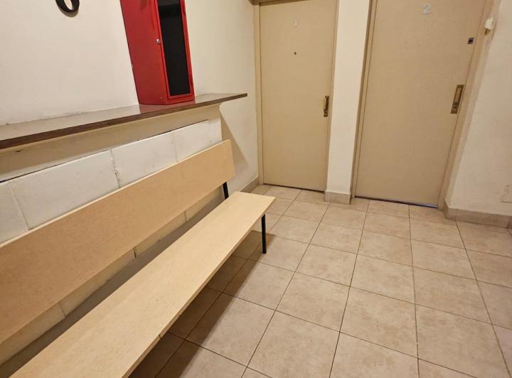 Oficina en venta sobre Av. Colón, ciudad de Mendoza.  3