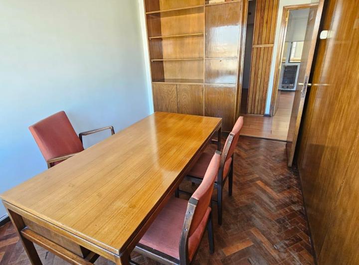 Oficina en venta sobre Av. Colón, ciudad de Mendoza.  4