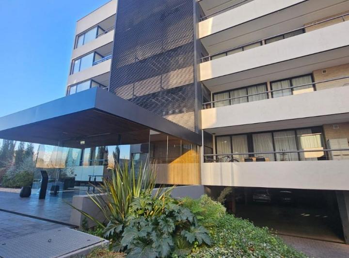 Venta departamento de categoría dentro de las Torres Saint Mari.  4