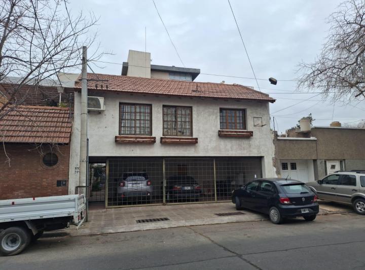 Dúplex en alquiler, calle Juan B Justo de Godoy Cruz. 2