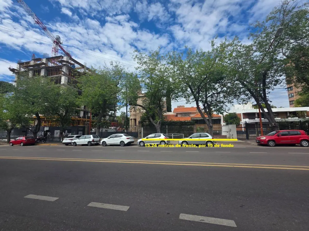 Venta casa/terreno frente a Zaldivar y lindera a las nuevas torres de Kristich 2