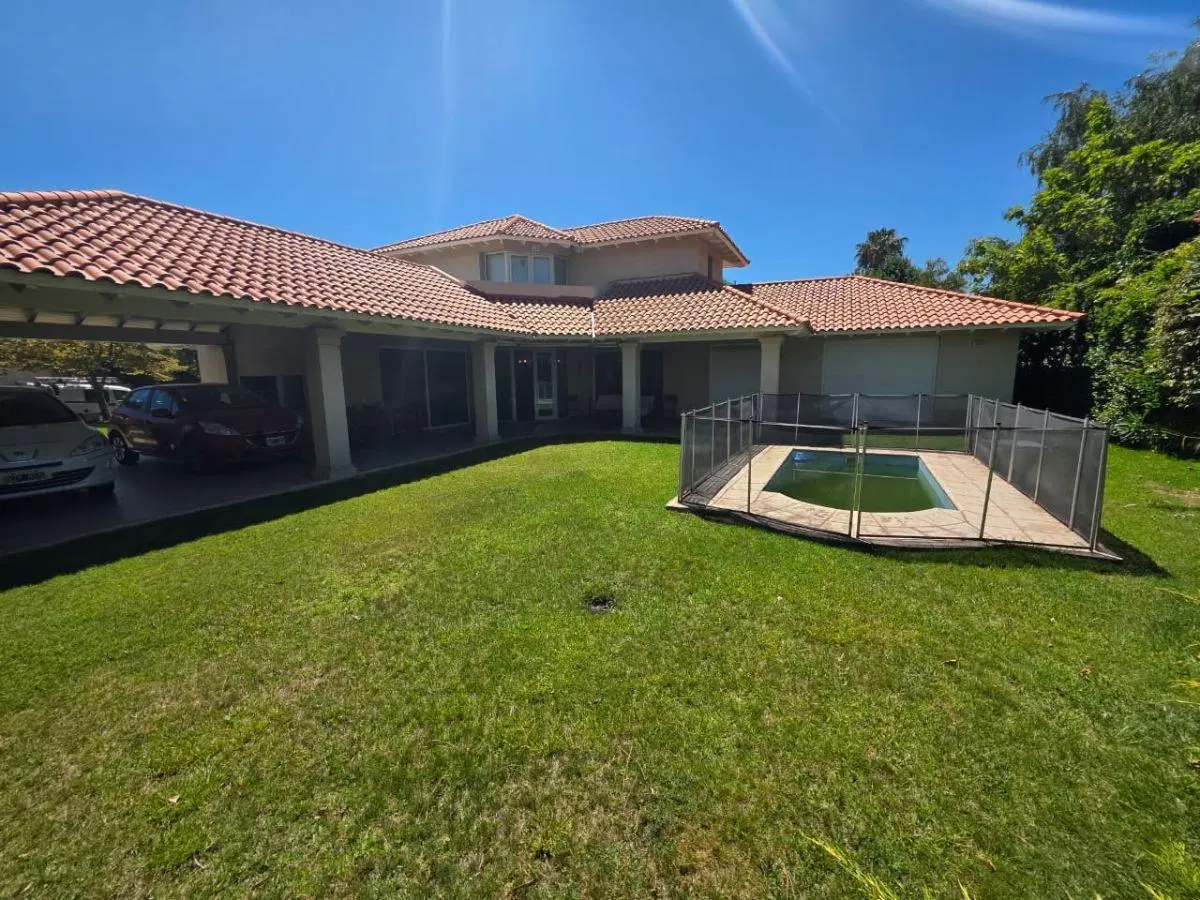 Casa a la venta en Club de Campo Mendoza. 4
