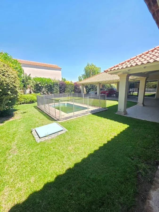 Casa a la venta en Club de Campo Mendoza. 3