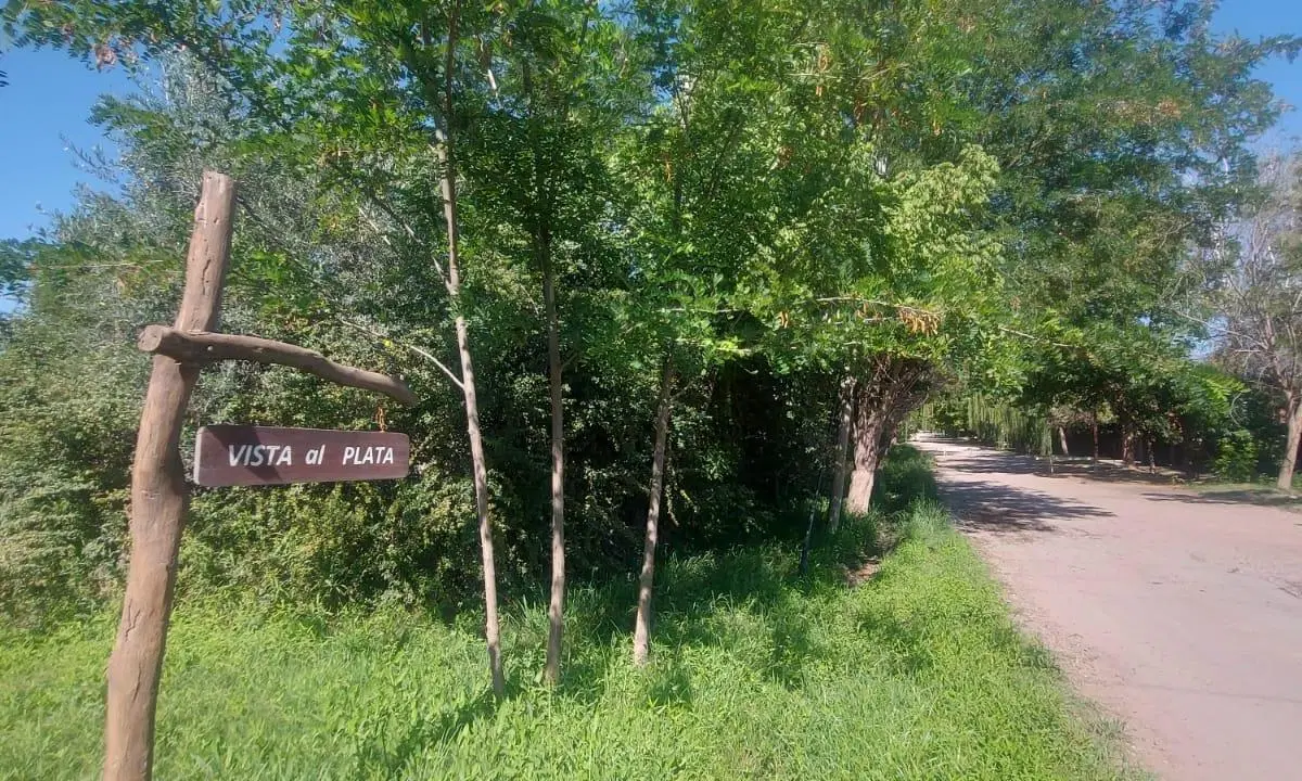 Venta lote esquina Chacras de Coria, 3800 metros 4