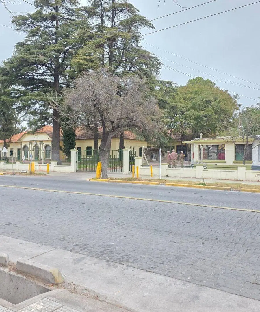 Venta dúplex con jardín y cochera 2