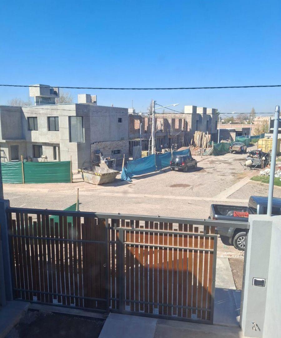 Foto de Dúplex en alquiler calle Elpidio González, Guaymallén., imagen 1