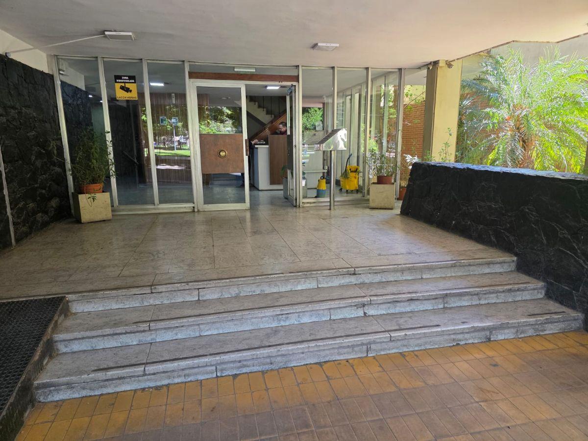 Foto de Alquiler departamento de 3 dormitorios frente a la plaza España., imagen 3