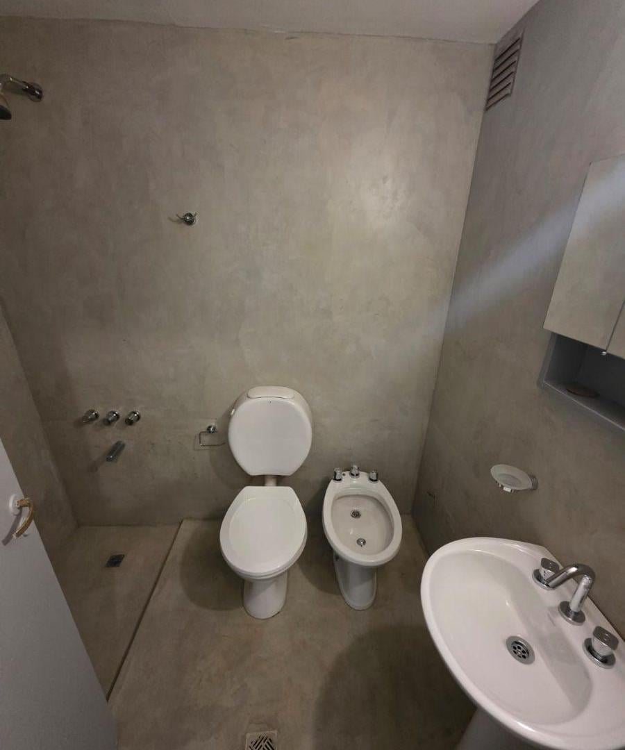 Foto de Alquiler departamento de 3 dormitorios frente a la plaza España., imagen 2