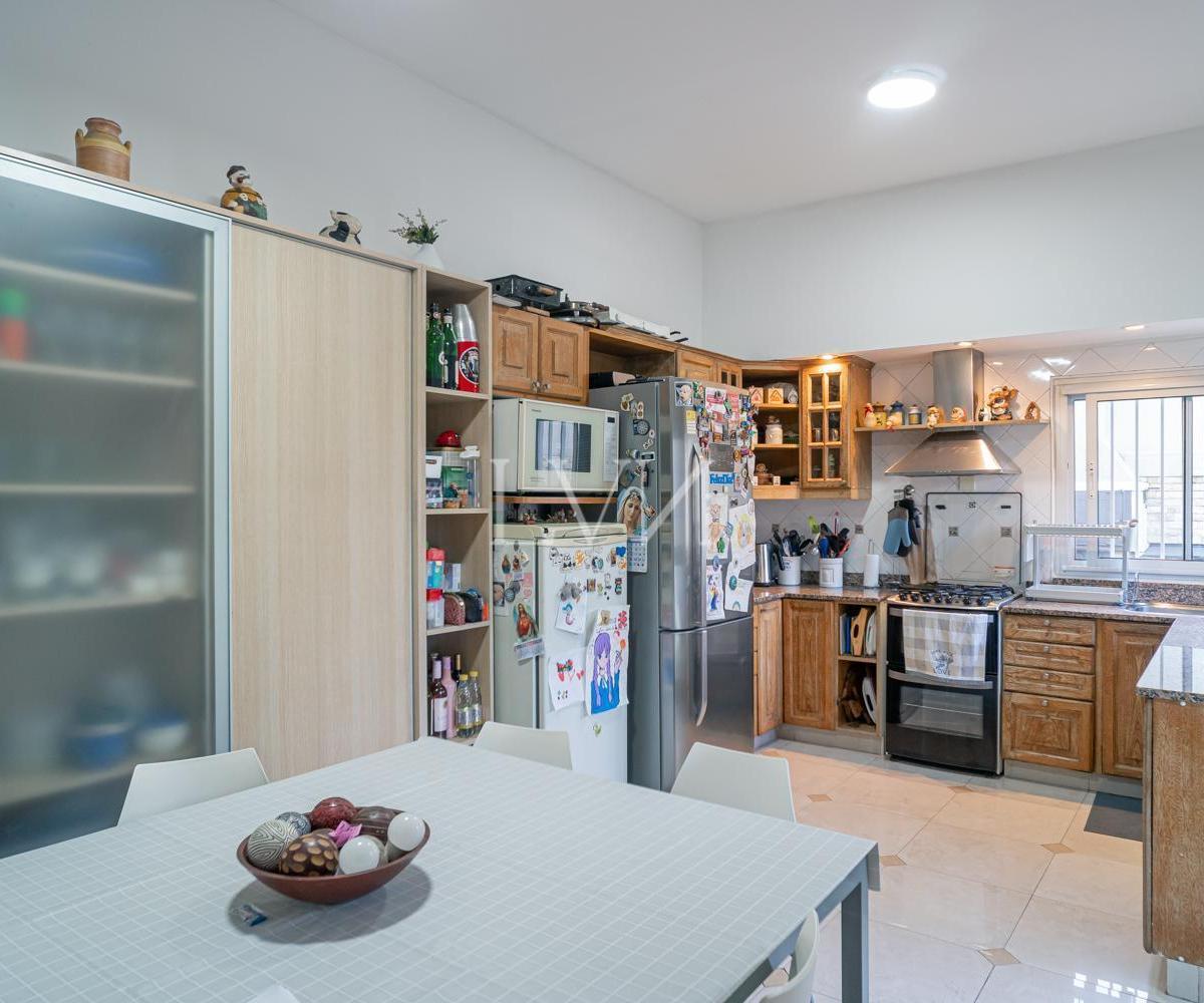 Venta Casa 6 Ambientes con Jardin, Pileta y Parrilla en Lomas de Nuñez 2