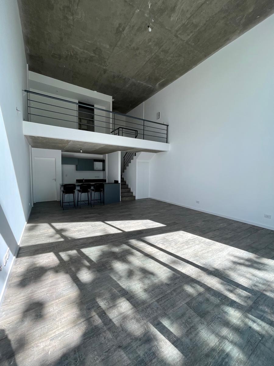 Venta departamento 2 ambientes loft con galeria y jardin - Pilar