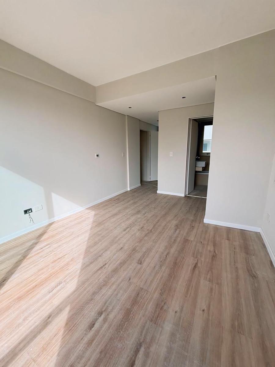 Venta Departamento 4 Ambientes con Dependencia y Balcon - Belgrano 4