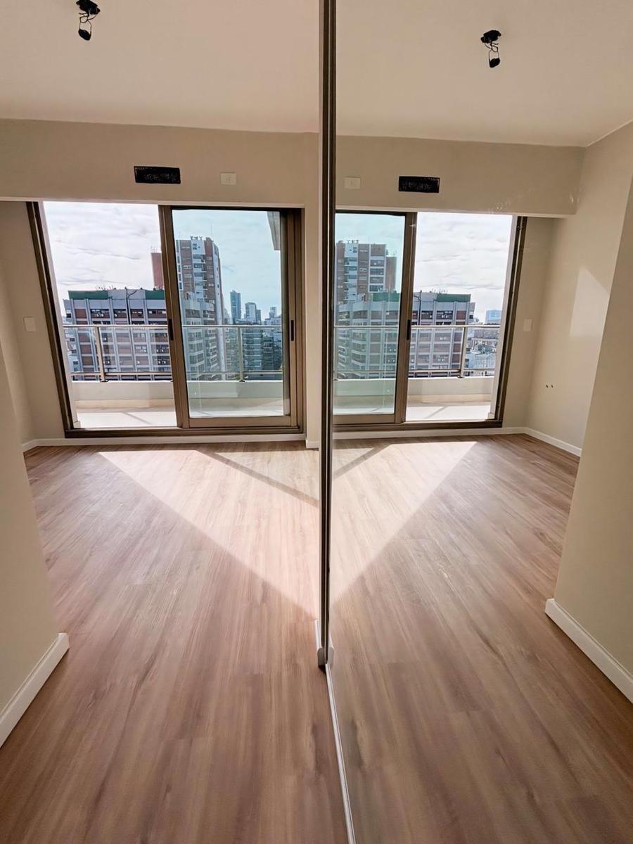 Venta Departamento 4 Ambientes con Dependencia y Balcon - Belgrano 2