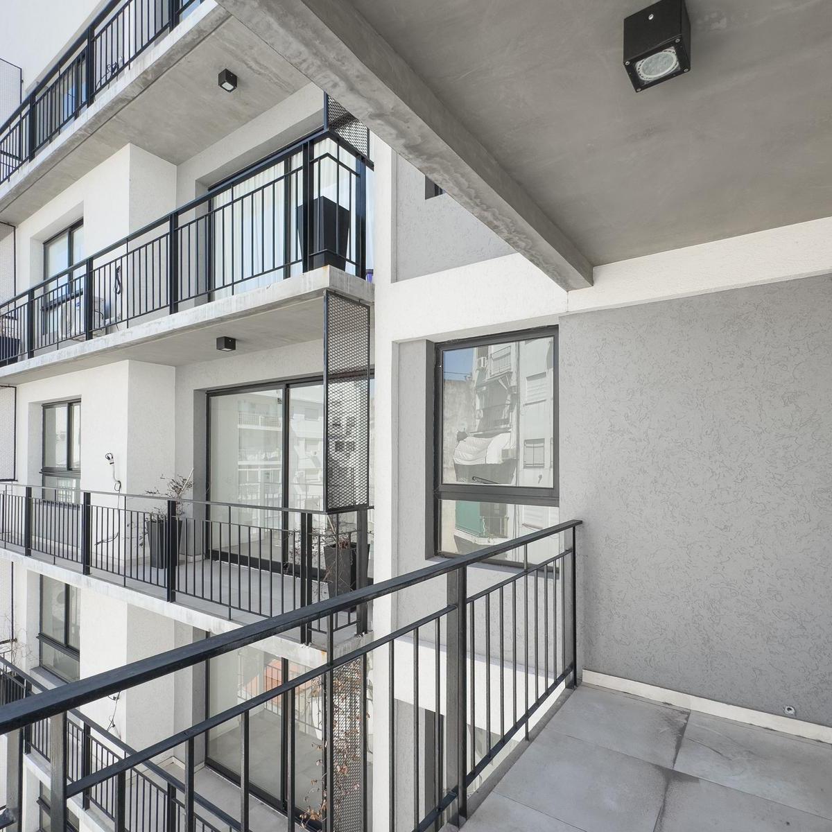 VENTA DE DEPARTAMENTO 2 AMBIENTES AL CONTRAFRENTE EN VILLA LURO