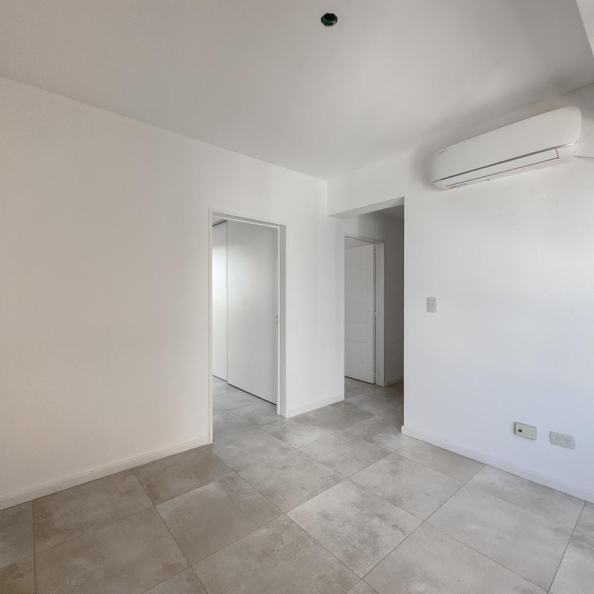 Venta Departamento 4 Ambientes en Liniers 2
