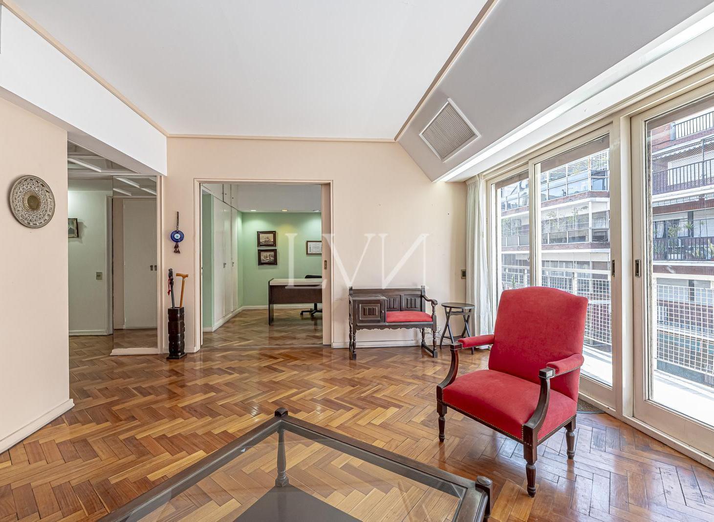 VENTA Departamento 5 ambientes con cochera y baulera en barrio norte