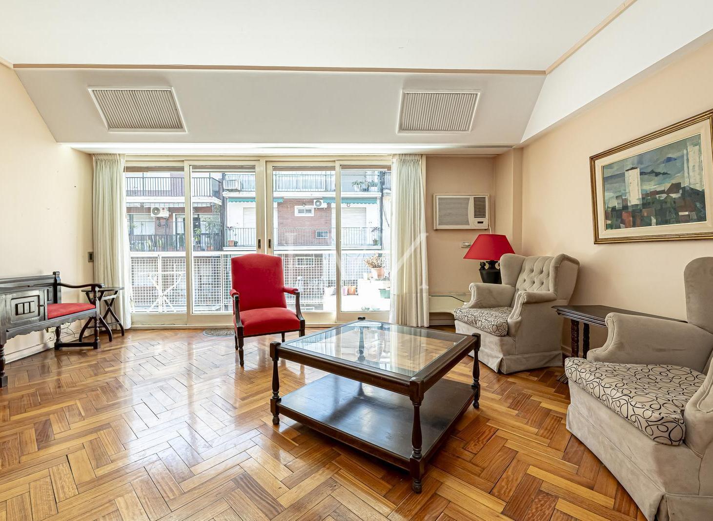 VENTA Departamento 5 ambientes con cochera y baulera en barrio norte