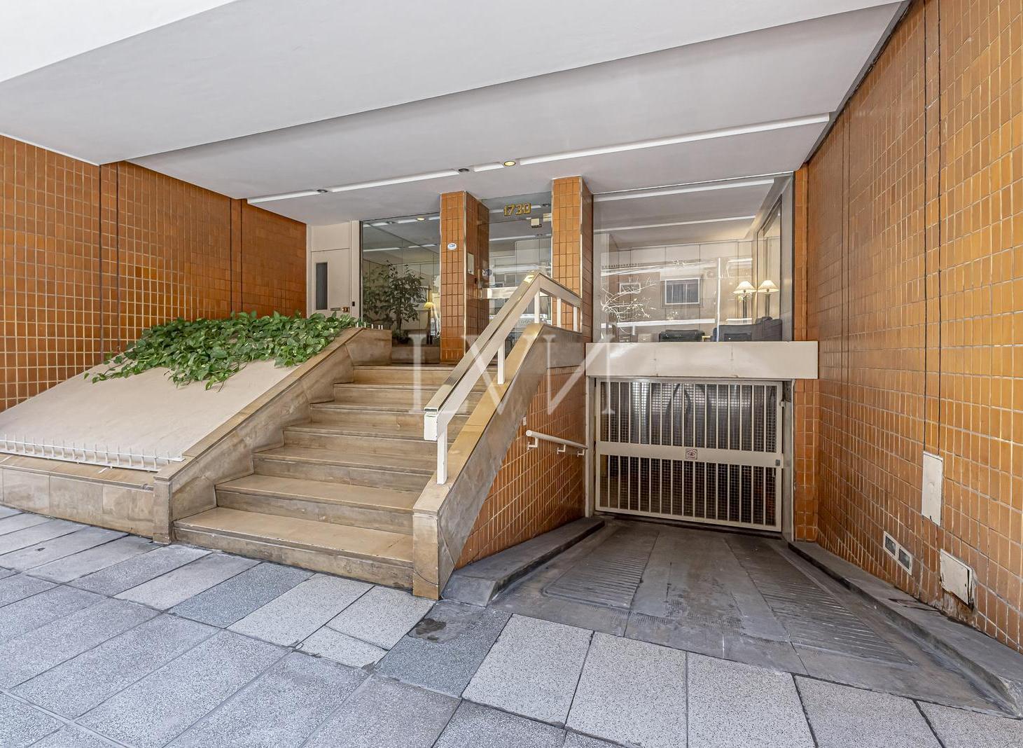 VENTA Departamento 5 ambientes con cochera y baulera en barrio norte