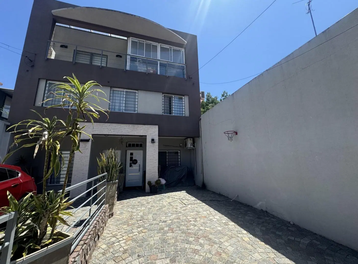 Duplex en venta Olivos con cochera y pileta 5