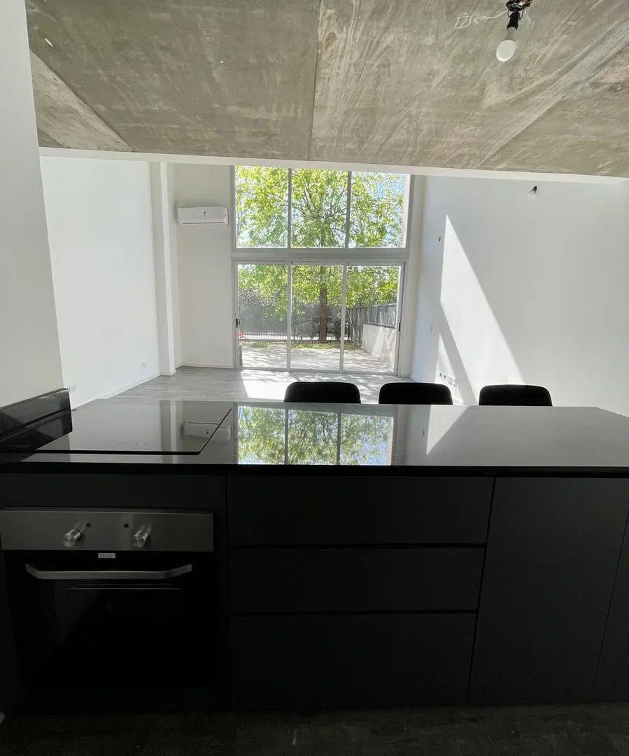 Venta departamento 2 ambientes loft con galeria y jardin - Pilar 5