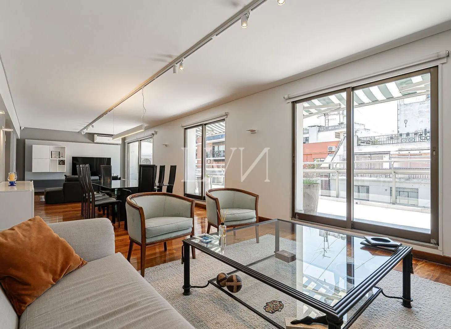 Venta departamento 4 ambientes balcón terraza y  cochera, Palermo. 4