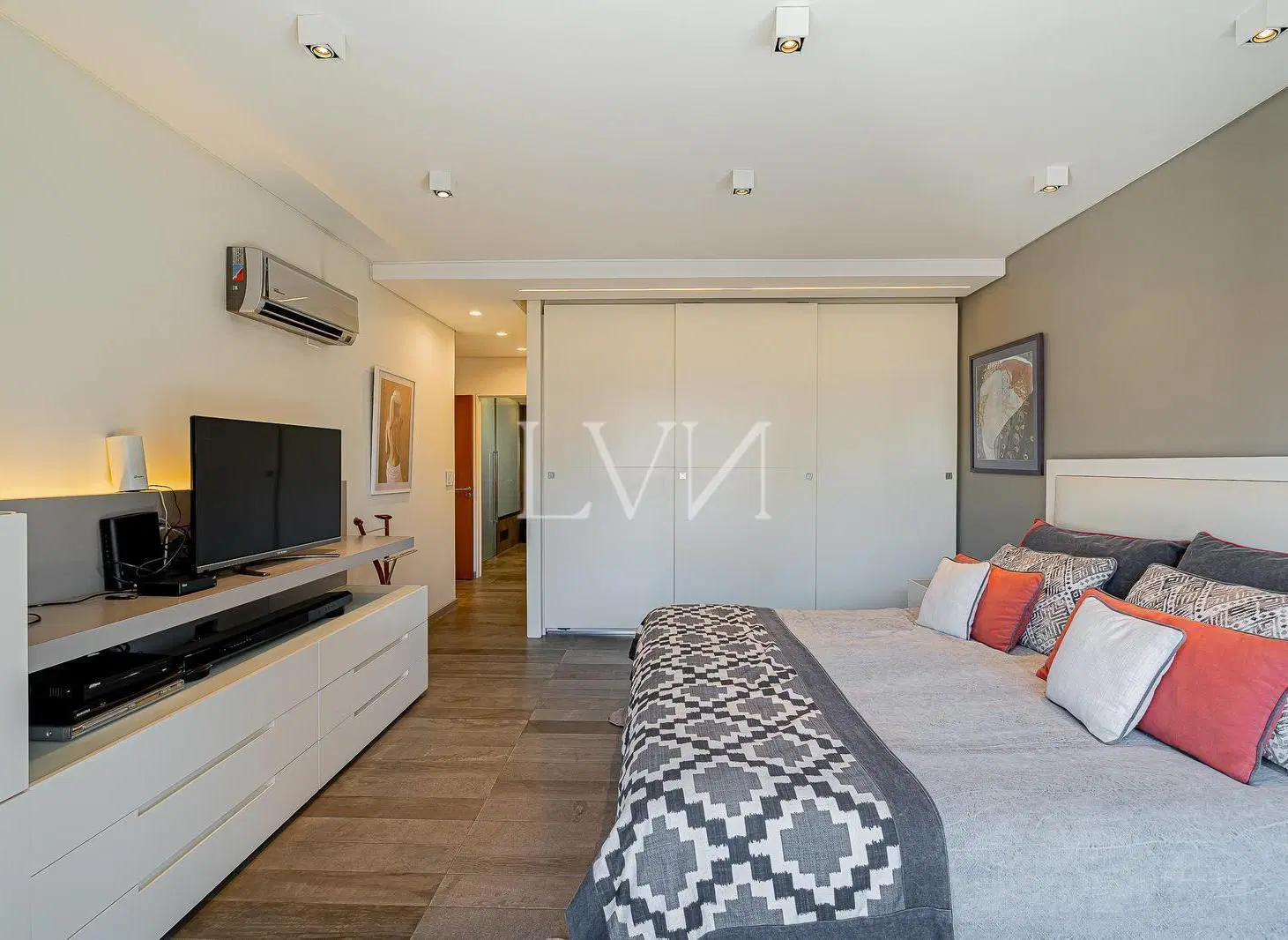 Venta departamento 4 ambientes balcón terraza y  cochera, Palermo. 2