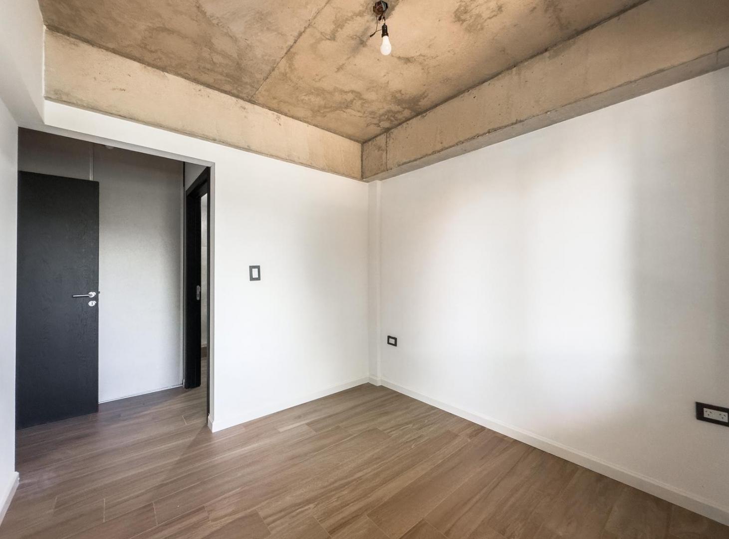 Foto de VENTA DEPARTAMENTO SEMIPISO 3 AMBIENTES EN BARRIO NAÓN, imagen 2