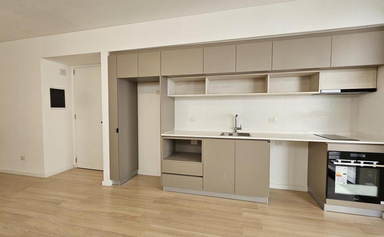 Foto de Alquiler Monoambiente divisible con balcón y baulera a estrenar en Las, imagen 2
