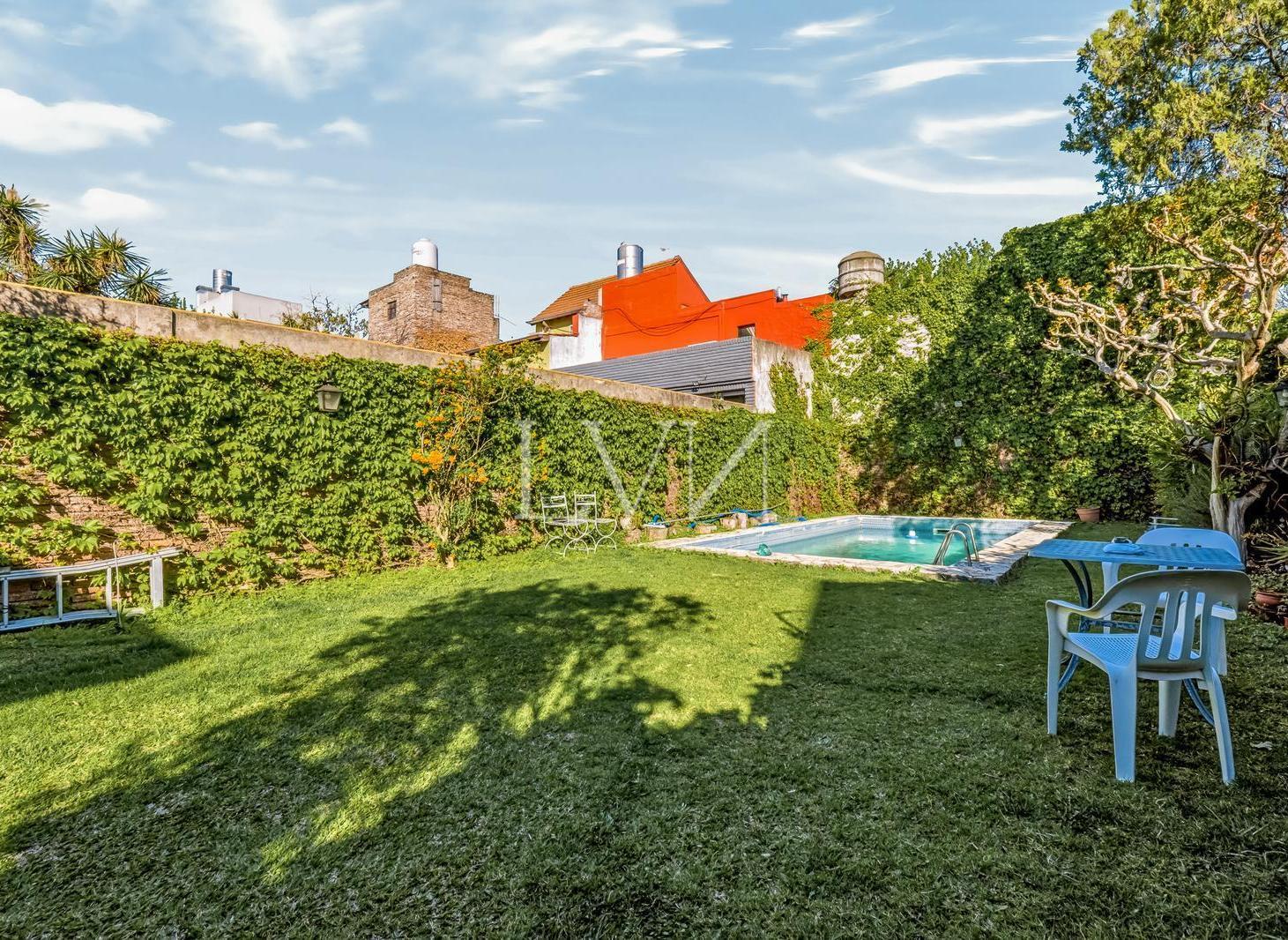Foto de Venta Casa 5 amb en Coghlan, imagen 3