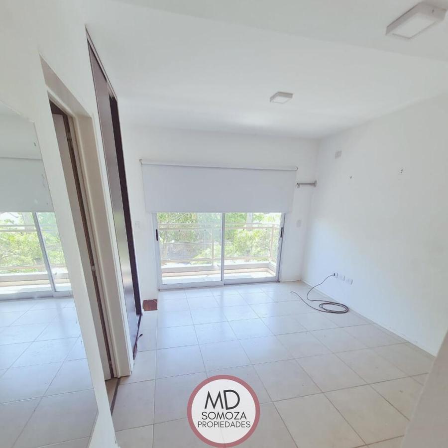 Foto de ALQUILER Y/O VENTA DEPTO DUPLEX 2 AMB EN BERNAL CENTRO., imagen 5