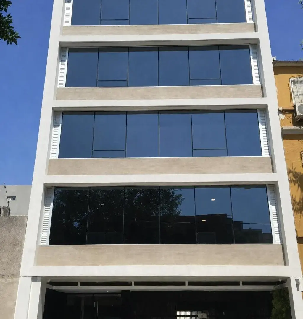 Alquier Oficina de Categoria en Semipiso Ubicado en Saavedra con 2 cocheras y patio. 3