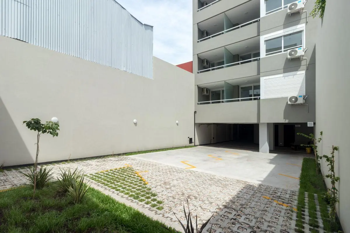 Exclusivo Triplex a estrenar c/cochera - Espacio Aereo propio y Vista abierta a Plaza 3