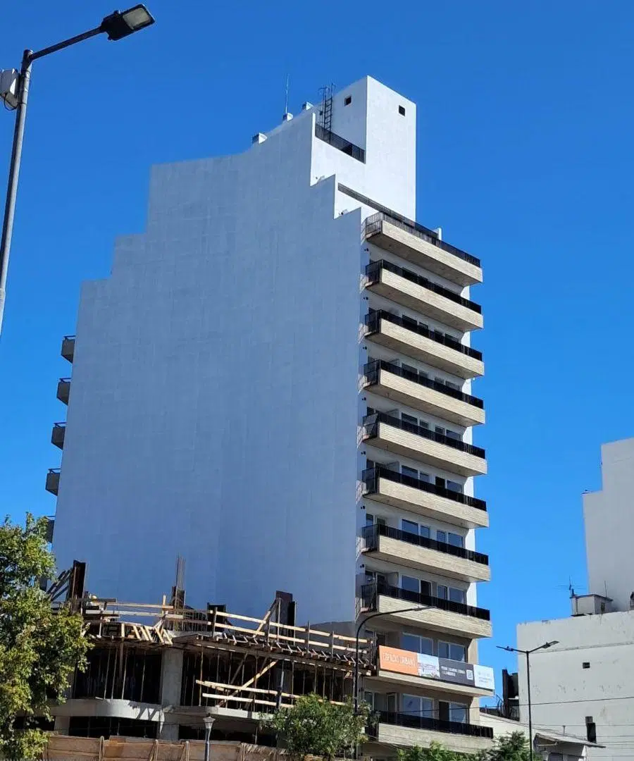 Amplio 3 Ambientes piso 11 - Orientación Norte - Gran balcon aterrazado con cochera cubierta 3