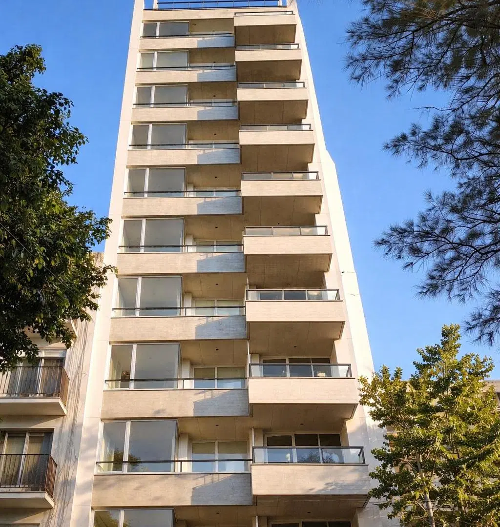 Amplio 3 Ambientes piso 11 - Orientación Norte - Gran balcon aterrazado con cochera cubierta 4