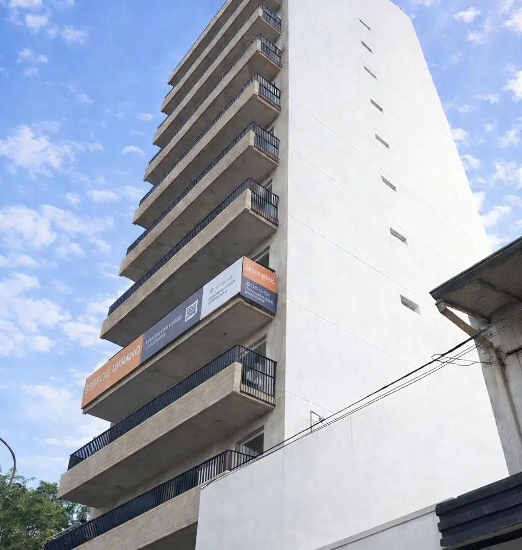 Amplio 3 Ambientes piso 11 - Orientación Norte - Gran balcon aterrazado con cochera cubierta 5