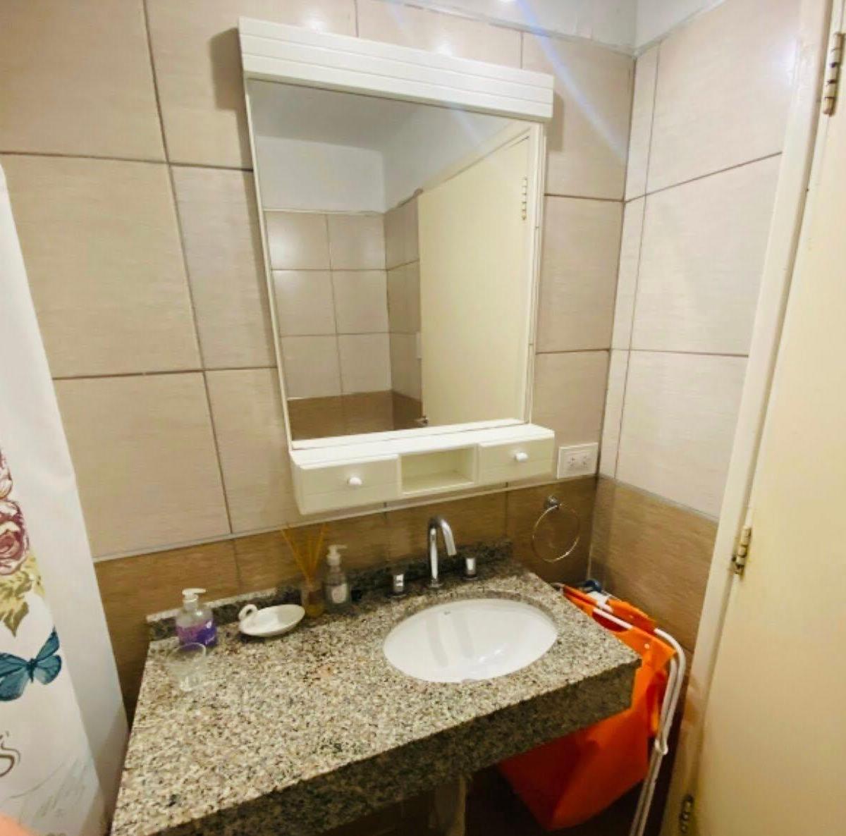 Departamento Centrico con Patio y Cochera 4